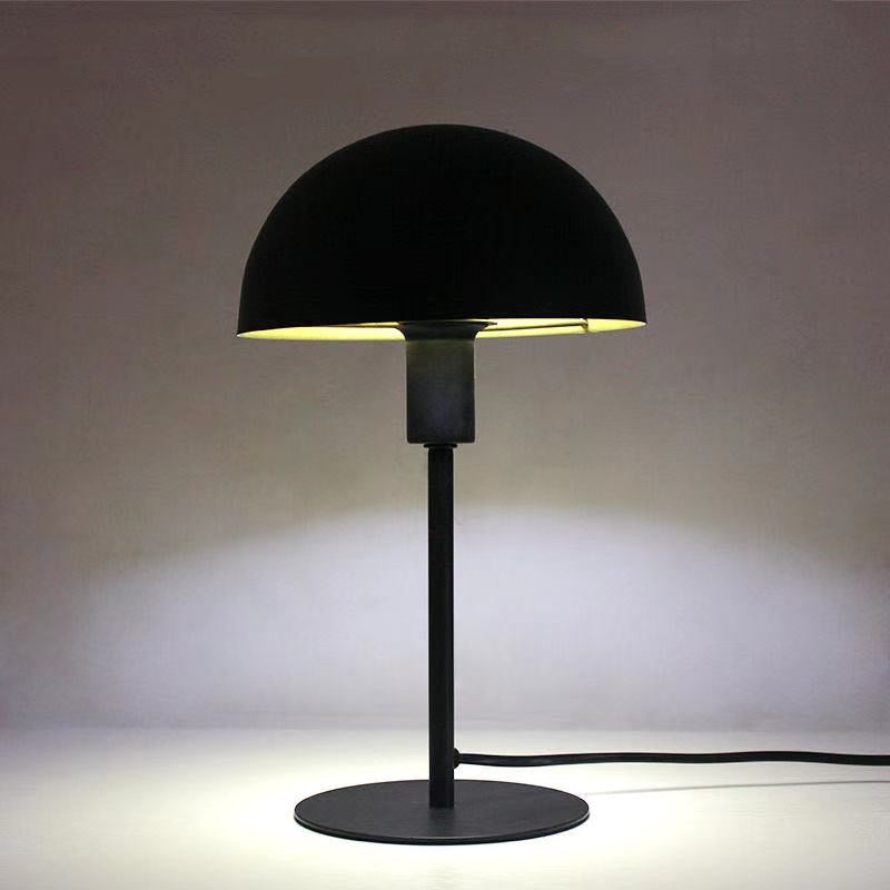 Lampe de table champignon en métal minimaliste LED Protection des yeux salon chevet dortoir étudiant lecture bureau lumière Plug-in